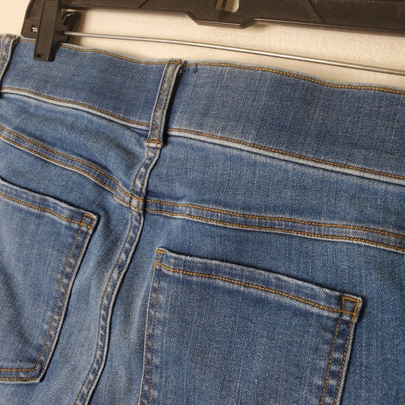 Spanx Flare Jeans Medium Wash High Rise Pull On Compression Denim Size Large - Picture 5 of 13